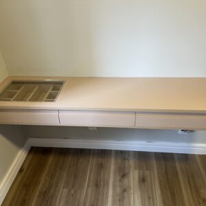 Bancada suspensa 3 gavetas tampo de vidro